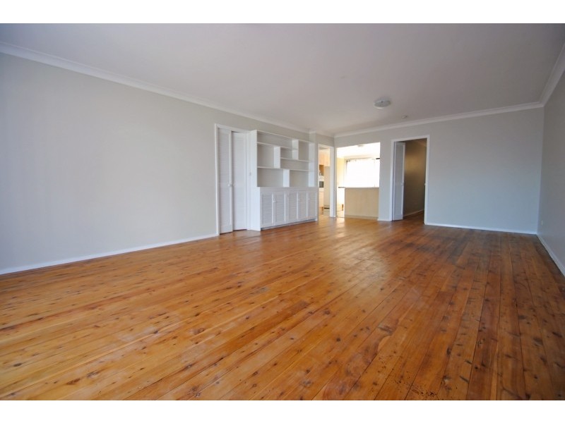 17 Beach Parade, Canton Beach NSW 2263