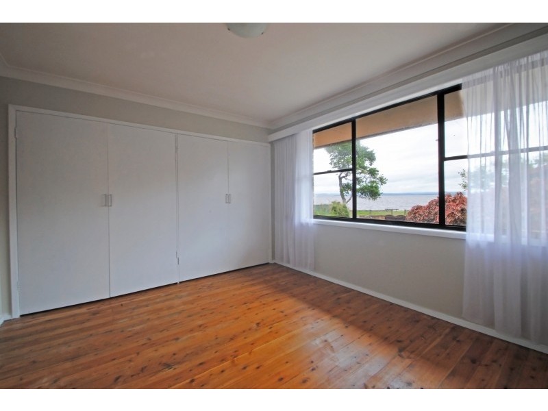 17 Beach Parade, Canton Beach NSW 2263