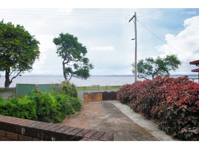 17 Beach Parade, Canton Beach NSW 2263
