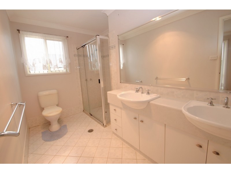 2 Chestnut Grove, Woongarrah NSW 2259
