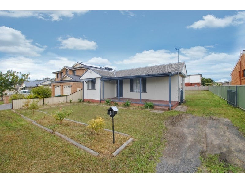 8 Athol Street, Toukley NSW 2263