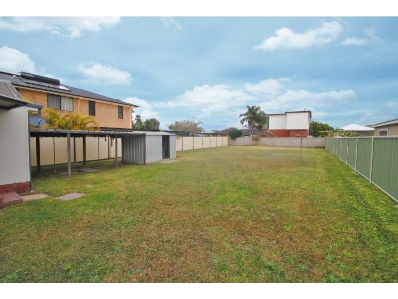 8 Athol Street, Toukley NSW 2263