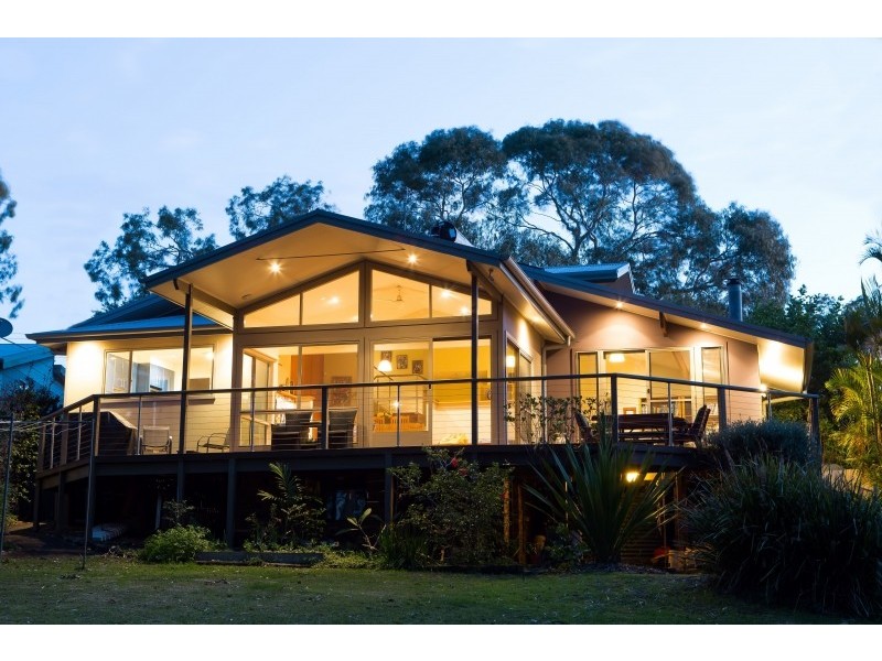 28 Lloyd Avenue, Chain Valley Bay NSW 2259