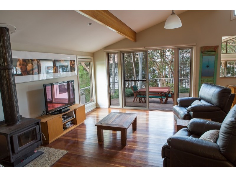 28 Lloyd Avenue, Chain Valley Bay NSW 2259