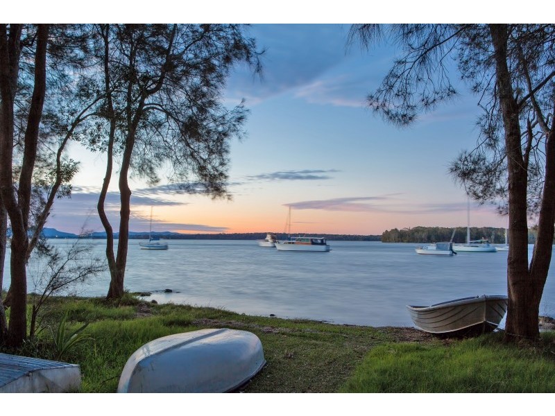 28 Lloyd Avenue, Chain Valley Bay NSW 2259