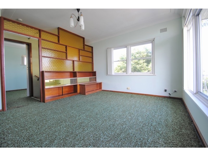 11 Victoria Ave, Toukley NSW 2263