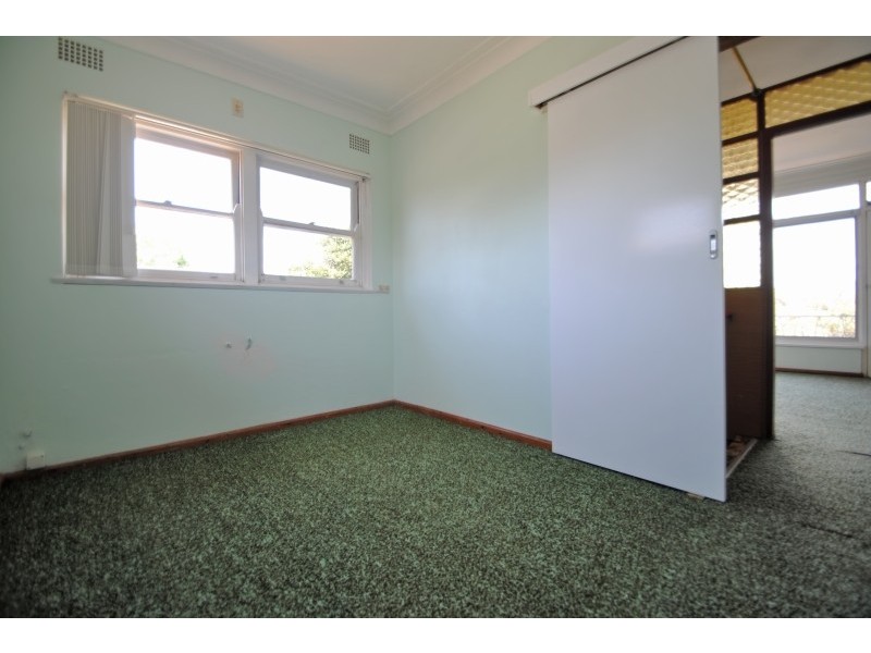 11 Victoria Ave, Toukley NSW 2263