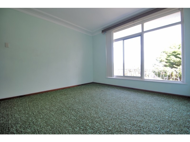 11 Victoria Ave, Toukley NSW 2263