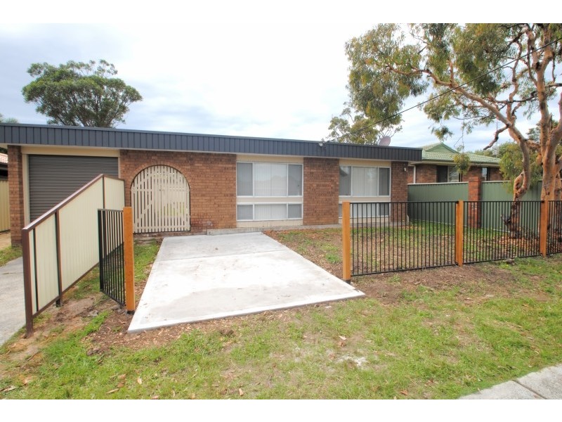 3 Kanimbla Ave, Charmhaven NSW 2263