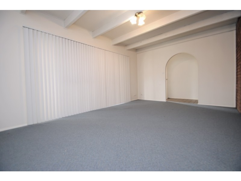 3 Kanimbla Ave, Charmhaven NSW 2263