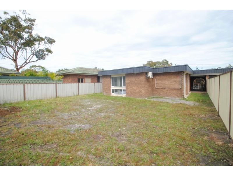 3 Kanimbla Ave, Charmhaven NSW 2263