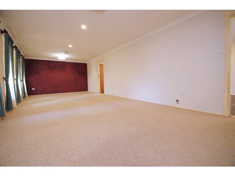 10 Oxford Drive, Lake Haven NSW 2263