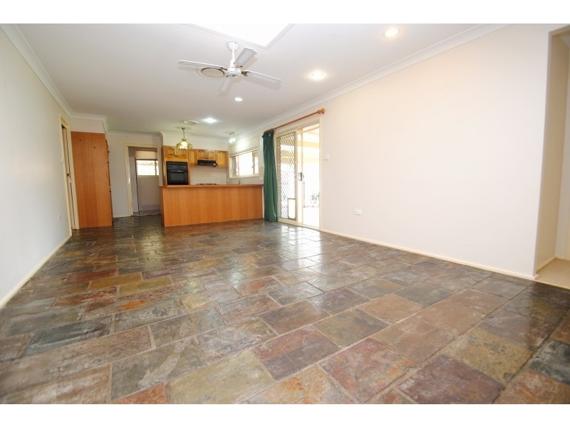 10 Oxford Drive, Lake Haven NSW 2263