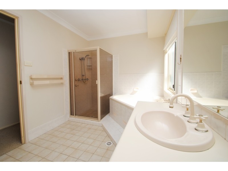 10 Oxford Drive, Lake Haven NSW 2263