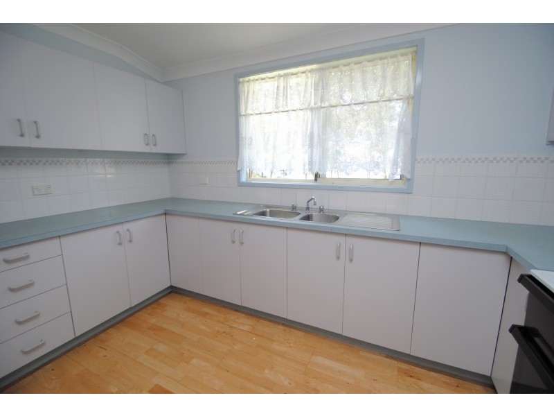 17 Malvina Parade, Gorokan NSW 2263