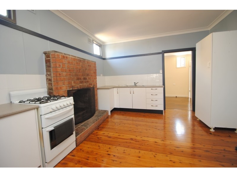 2 Jubilee Parade, Berkeley Vale NSW 2261