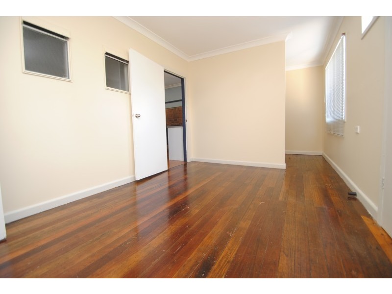 2 Jubilee Parade, Berkeley Vale NSW 2261