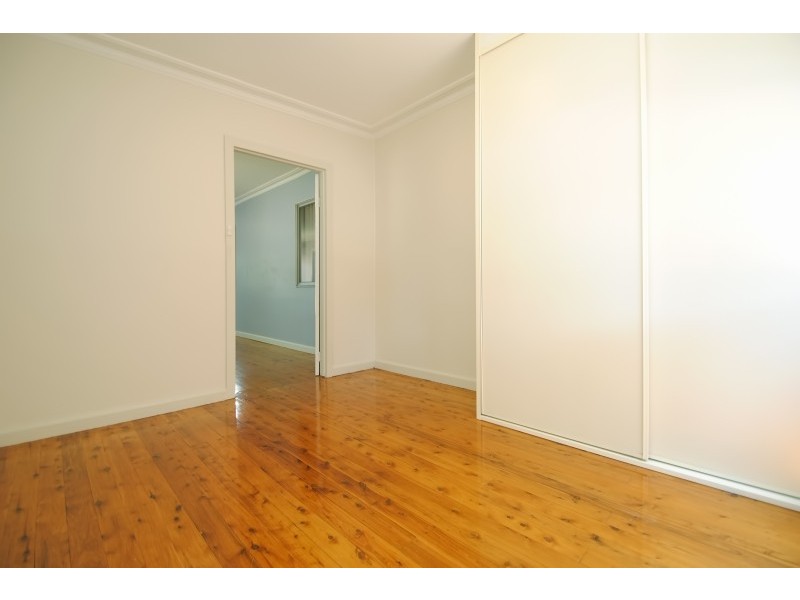 2 Jubilee Parade, Berkeley Vale NSW 2261