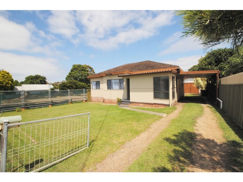 32 Holmes Avenue, Toukley NSW 2263