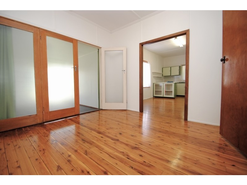 32 Holmes Avenue, Toukley NSW 2263