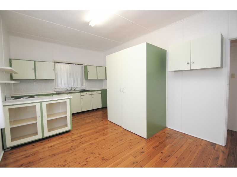 32 Holmes Avenue, Toukley NSW 2263