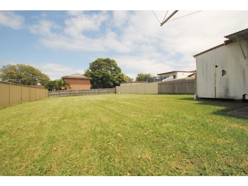 32 Holmes Avenue, Toukley NSW 2263