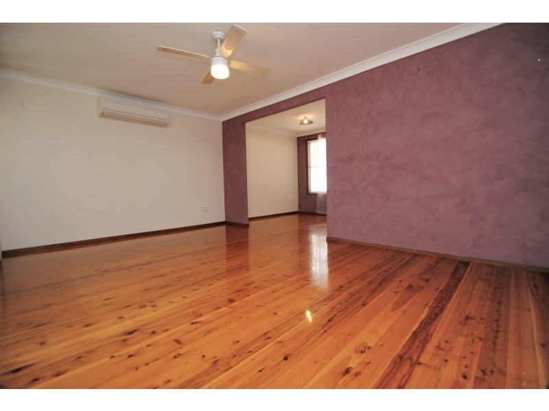 1 Esther Close, Gorokan NSW 2263