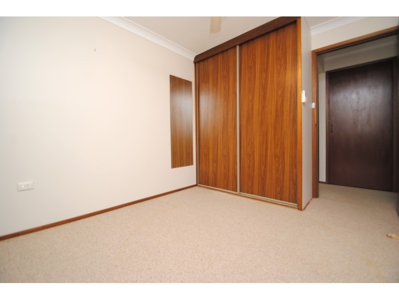 1 Esther Close, Gorokan NSW 2263
