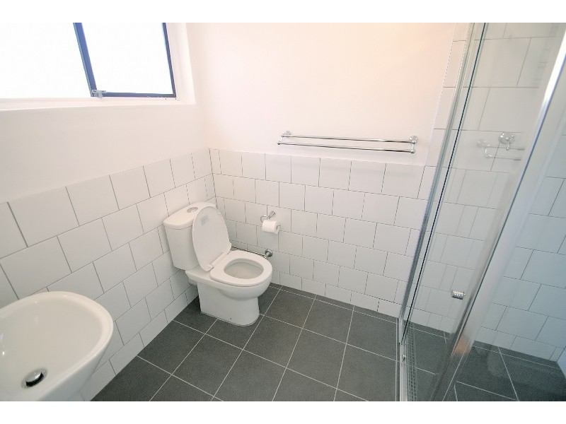 2a Gregory Street, Berkeley Vale NSW 2261