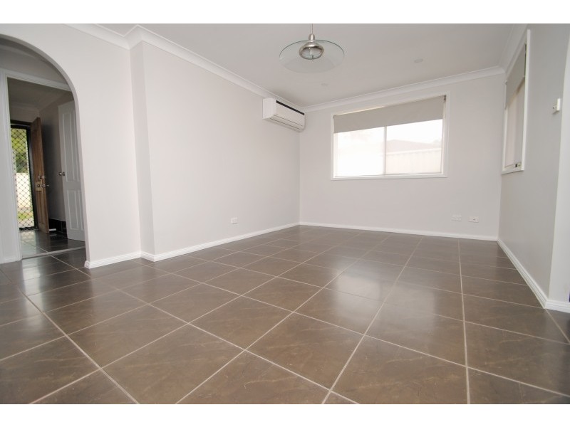 7 Canberry Cl, Buff Point NSW 2262