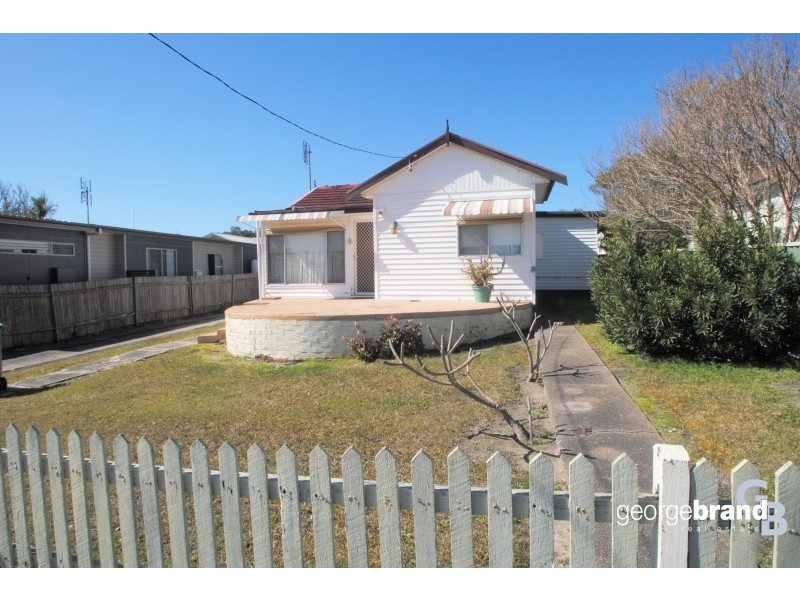 9 Peel Street, Toukley NSW 2263