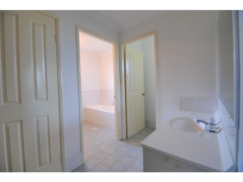 2/2 Beach Parade, Canton Beach NSW 2263