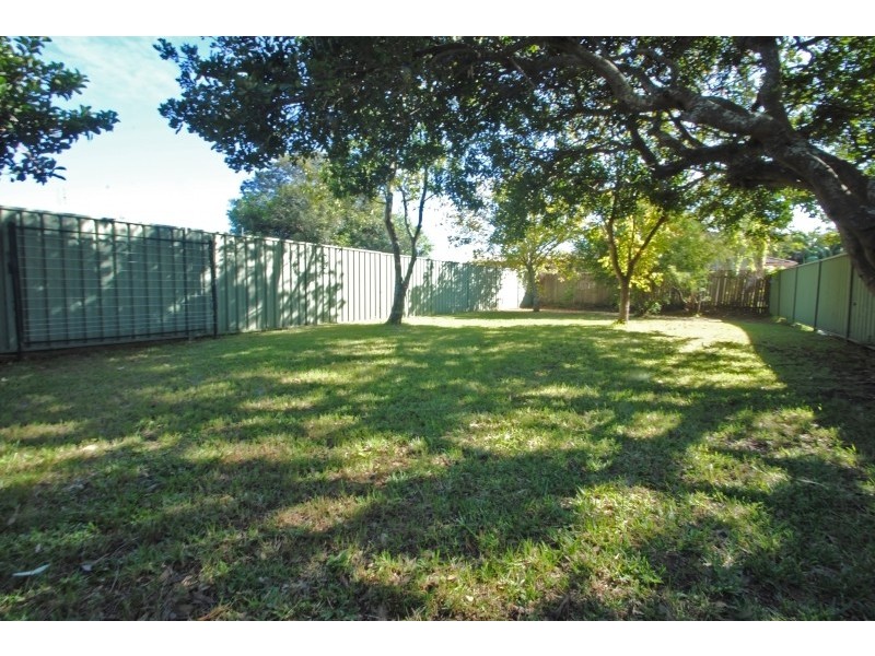 2/2 Beach Parade, Canton Beach NSW 2263